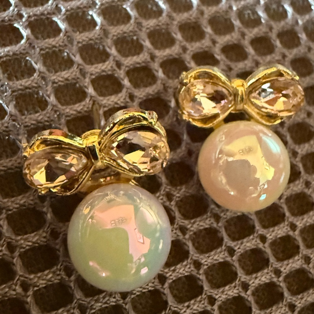 Bows and Pearl Accents Earrings NWT